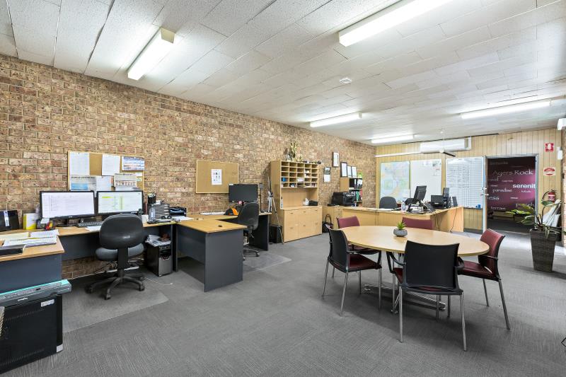 Click to view all images 1/43 Gatwick Road Bayswater North VIC 3153 - Image 2