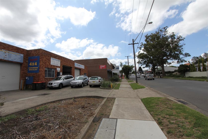 Click to view all images 75 Boundary Road Mortdale NSW 2223 - Image 2