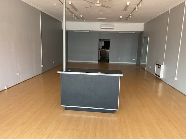 Click to view all images 84 Watton Street Werribee VIC 3030 - Image 3
