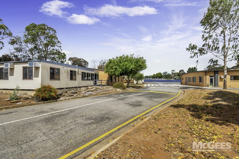 Click to view all images 14 Bishopstone Road Davoren Park SA 5113 - Image 2