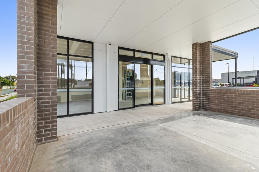 Click to view all images 264 Nicklin Way Warana QLD 4575 - Image 3