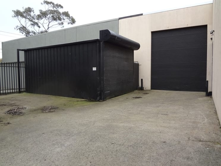 Click to view all images 2/7 Wigan Road Bayswater VIC 3153 - Image 2