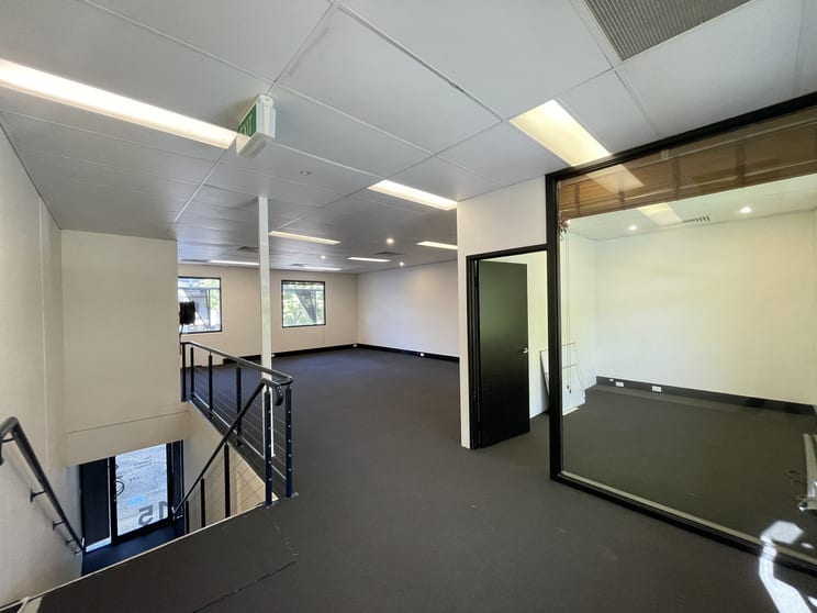 15/76 Doggett Street Newstead QLD 4006 - Image 2