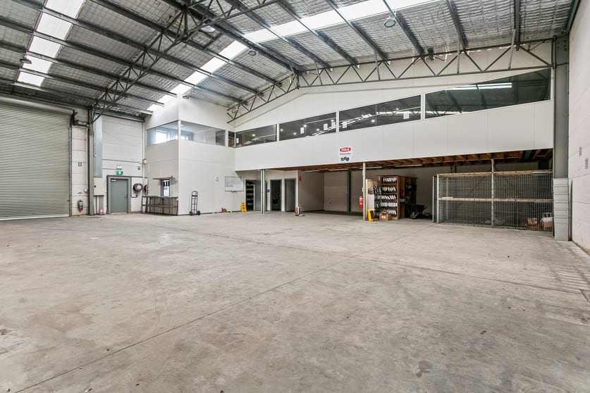 Click to view all images 2/15 Miall Way Albion Park Rail NSW 2527 - Image 3