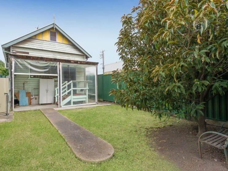 Click to view all images 149 Cowper Street Footscray VIC 3011 - Image 3