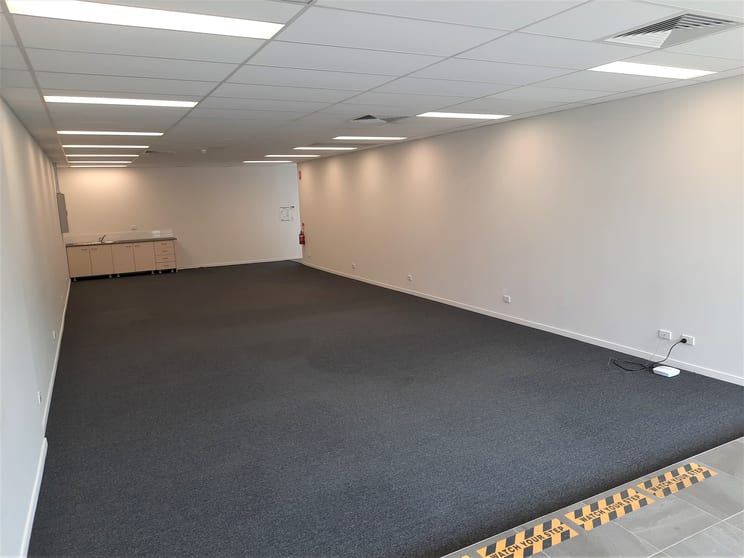 Click to view all images 4 Baker Street Redcliffe QLD 4020 - Image 2