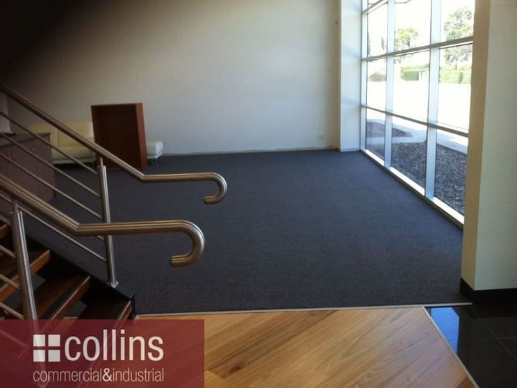 Click to view all images 8 Raylee Place Lynbrook VIC 3975 - Image 3