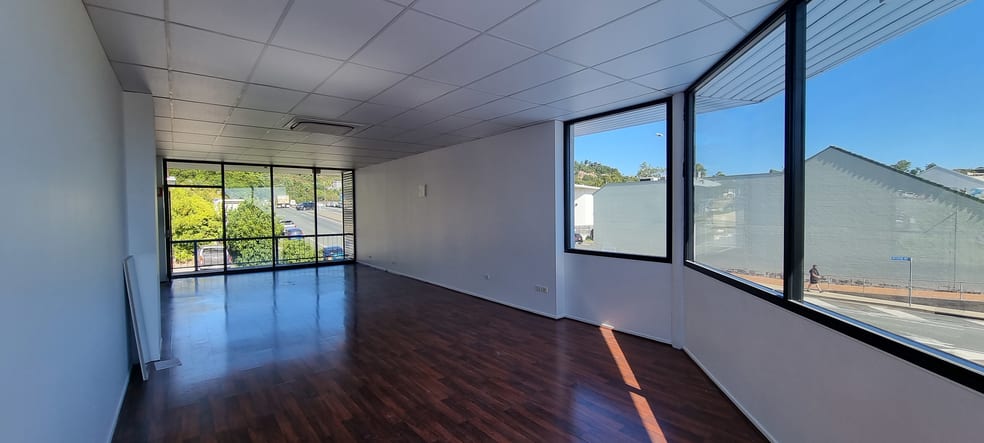 Click to view all images D/388 Shute Harbour Road Airlie Beach QLD 4802 - Image 2