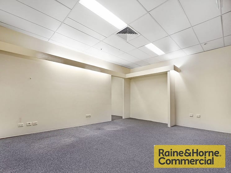 Click to view all images 3/12 Blackwood Street Mitchelton QLD 4053 - Image 3