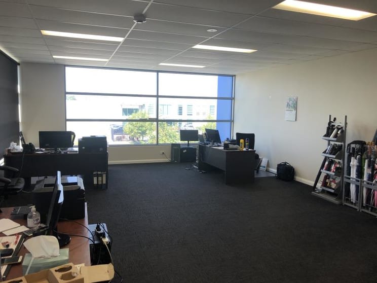 Click to view all images 10 Southeast Boulevard Pakenham VIC 3810 - Image 2