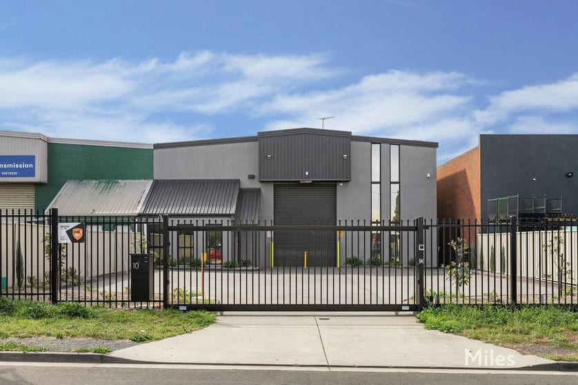 Click to view all images 10 Glenbarry Road Campbellfield VIC 3061 - Image 2