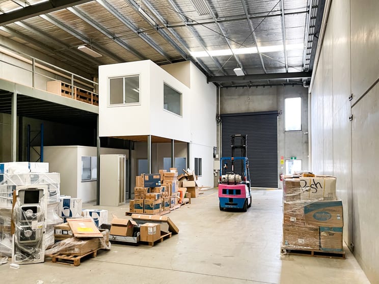 Click to view all images Factory 3/7-8 Len Thomas Place Narre Warren VIC 3805 - Image 2