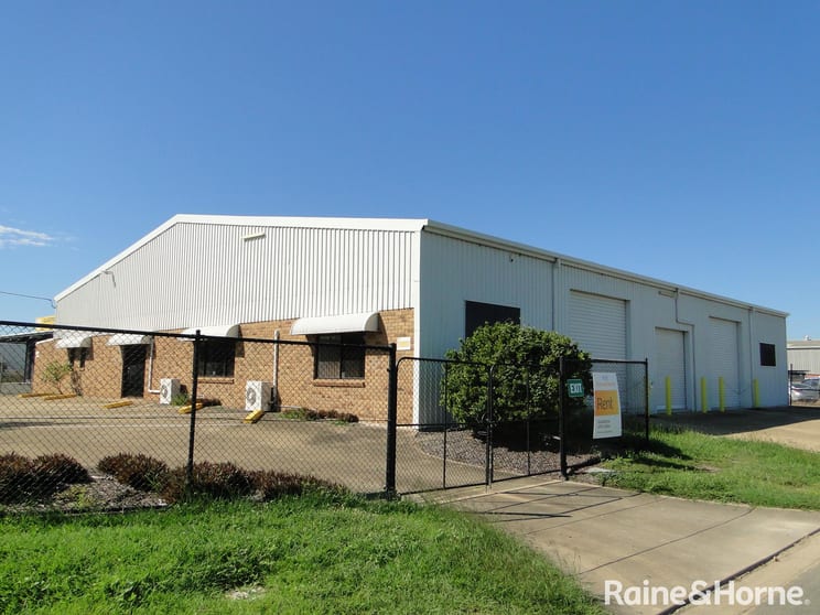 Click to view all images 4 Tranberg Street Gladstone Central QLD 4680 - Image 2
