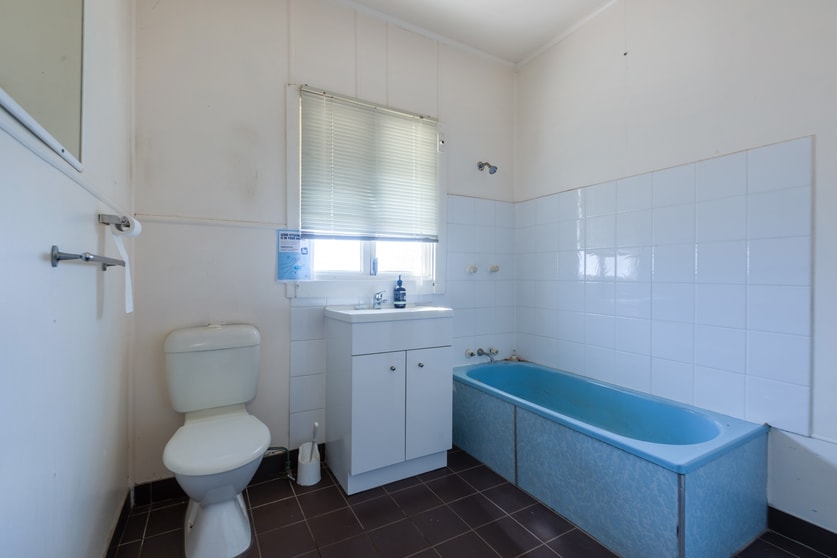 Click to view all images 3224 Old Cleveland Road Capalaba QLD 4157 - Image 3