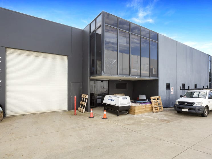 Click to view all images 3/17 Carbine Way Mornington VIC 3931 - Image 3