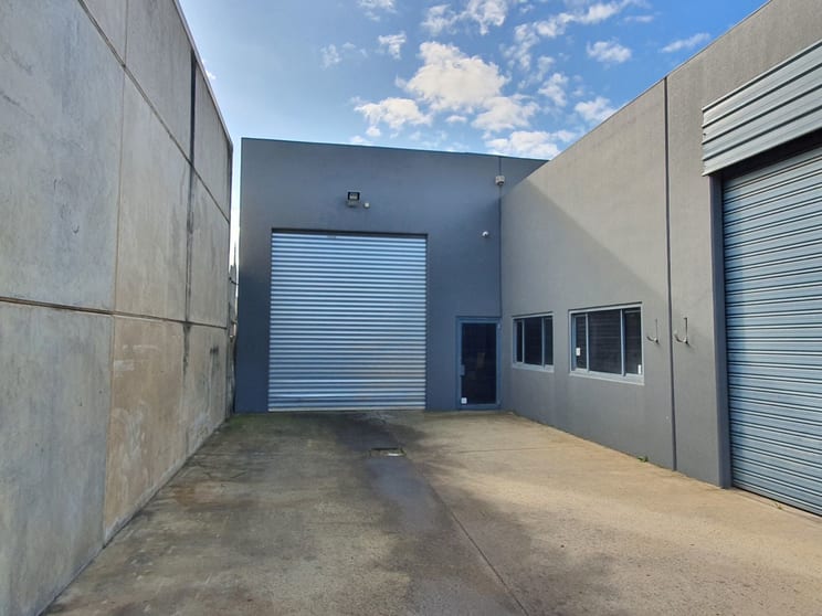 Click to view all images 26 Dunlop Road Hoppers Crossing VIC 3029 - Image 2