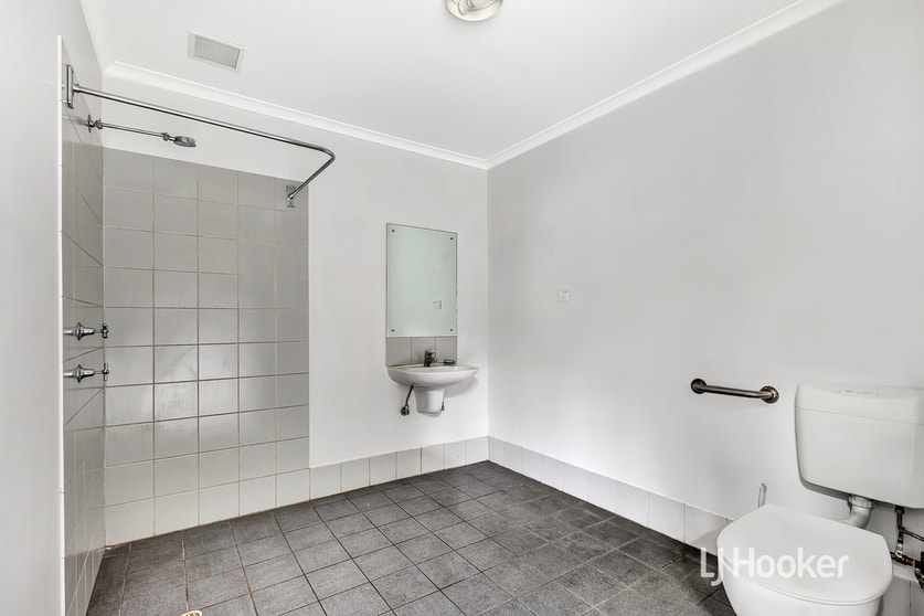 Click to view all images 26 Sunbeam Road Glynde SA 5070 - Image 3