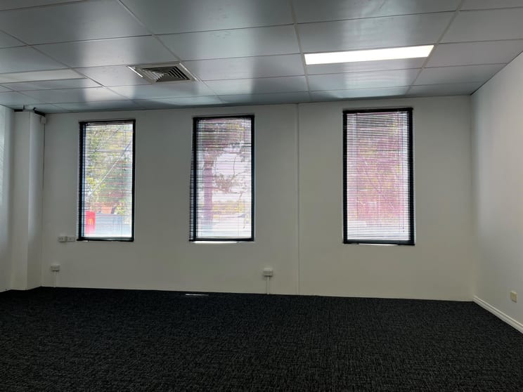 Click to view all images 4/134 Canterbury Road Blackburn VIC 3130 - Image 2