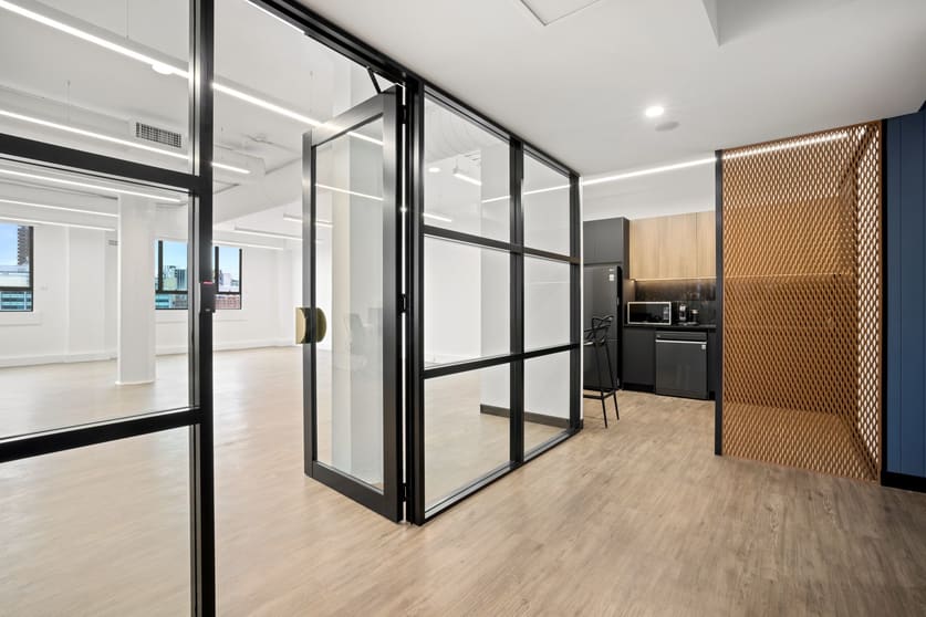 Click to view all images 3.02/17 Randle Street Surry Hills NSW 2010 - Image 3