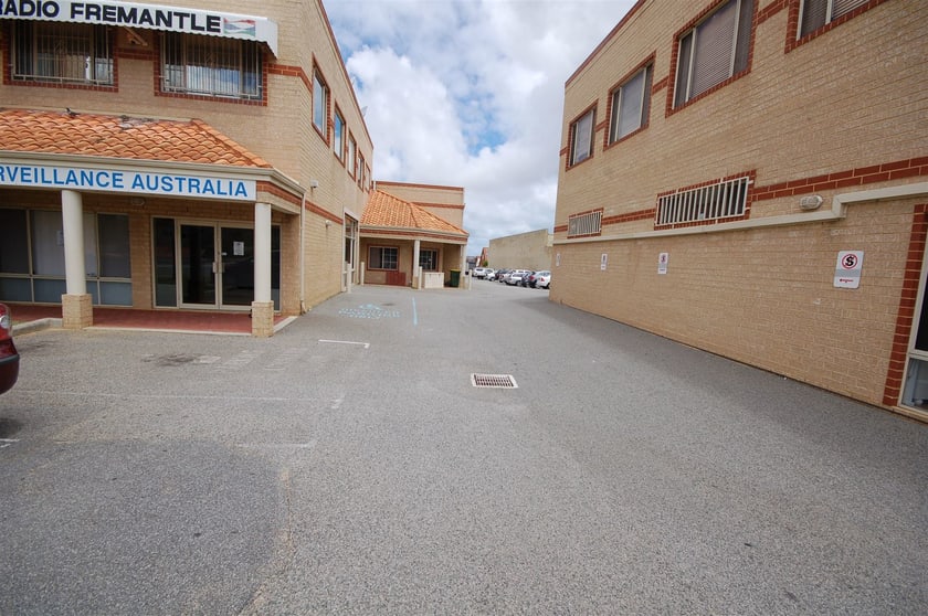 Click to view all images 3/153 Rockingham Road Hamilton Hill WA 6163 - Image 3