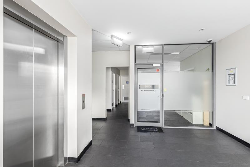 Click to view all images Suite 7, 226 Pakington St/Suite 7, 226 Pakington Street Geelong West VIC 3218 - Image 2