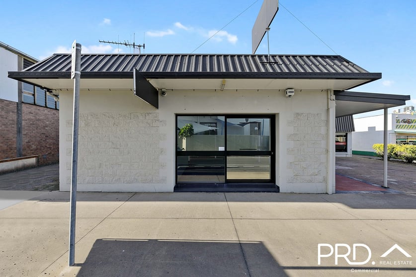 Click to view all images 281 Alice Street Maryborough QLD 4650 - Image 2