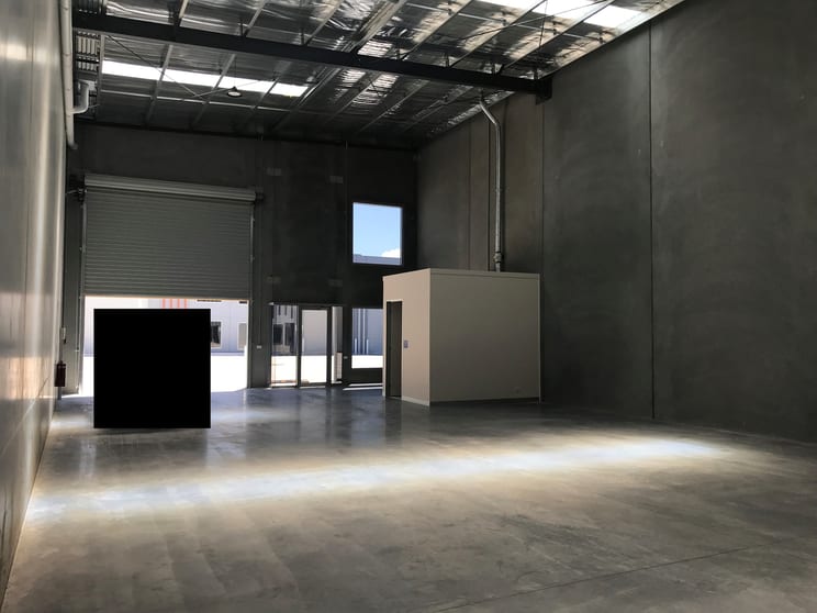 Click to view all images 16/75 Endeavour Way Sunshine VIC 3020 - Image 2