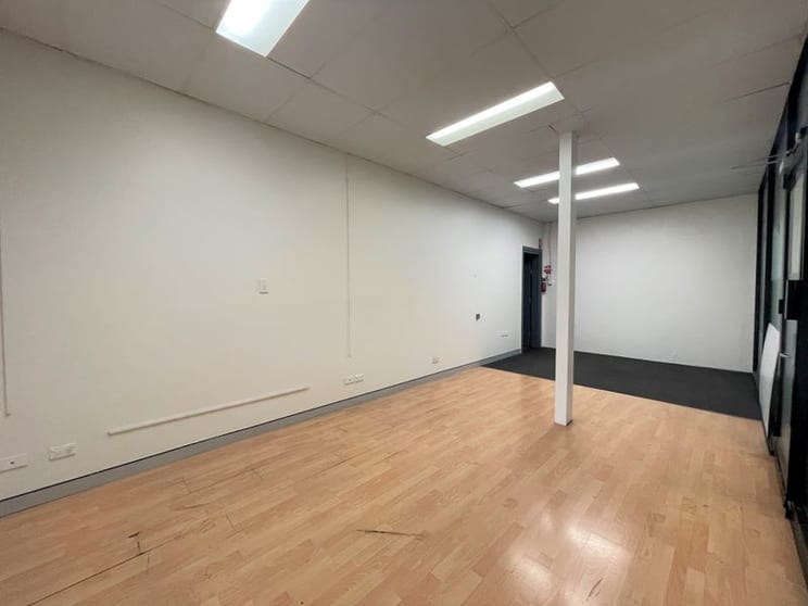 Click to view all images 372 Chapel Road Bankstown NSW 2200 - Image 2