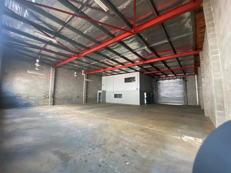 Click to view all images 2/26 Bailey Street West End QLD 4101 - Image 2