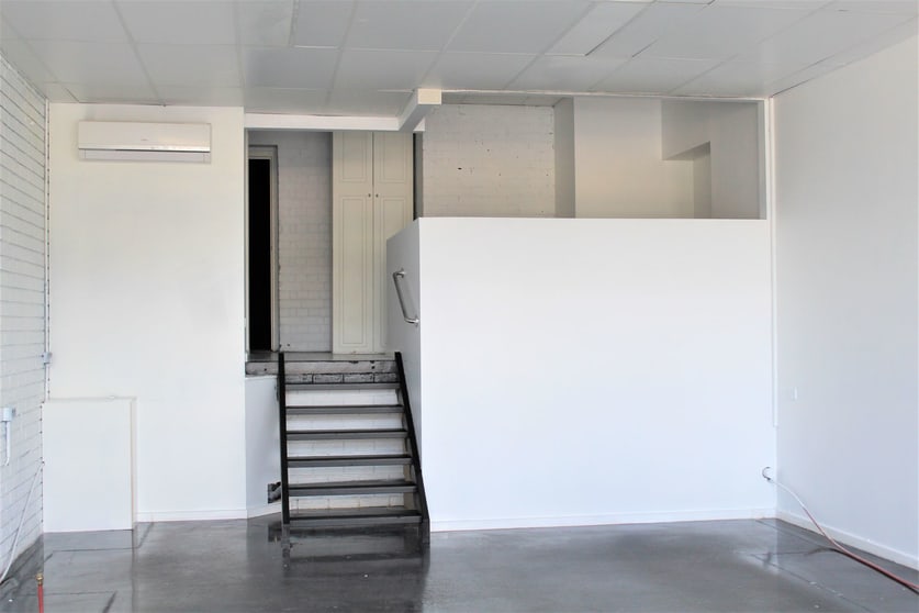 Click to view all images 35 Commercial Place Drouin VIC 3818 - Image 3