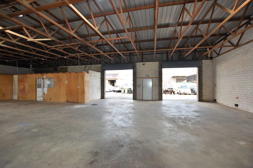Click to view all images 3/270 Welshpool Road Welshpool WA 6106 - Image 3