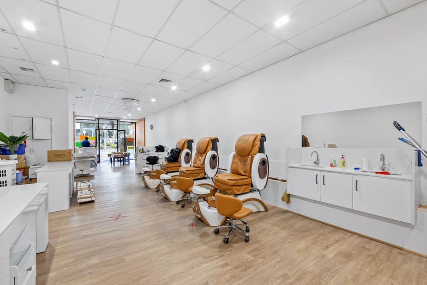 Click to view all images 474 Centre Road Bentleigh VIC 3204 - Image 3
