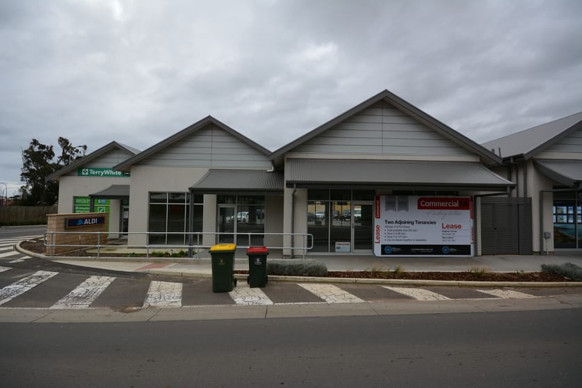 Click to view all images Shop 2, 215 Port Road Aldinga SA 5173 - Image 2