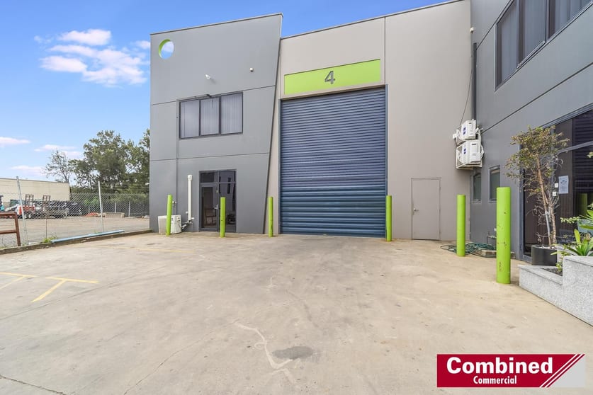 Click to view all images 4/51 Topham Road Smeaton Grange NSW 2567 - Image 1