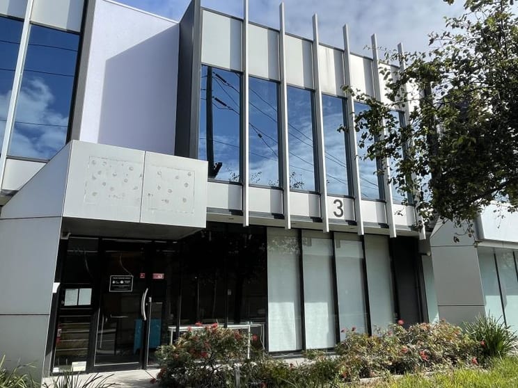 Click to view all images UNIT 3/3 - 2 Phillip Court Port Melbourne VIC 3207 - Image 1