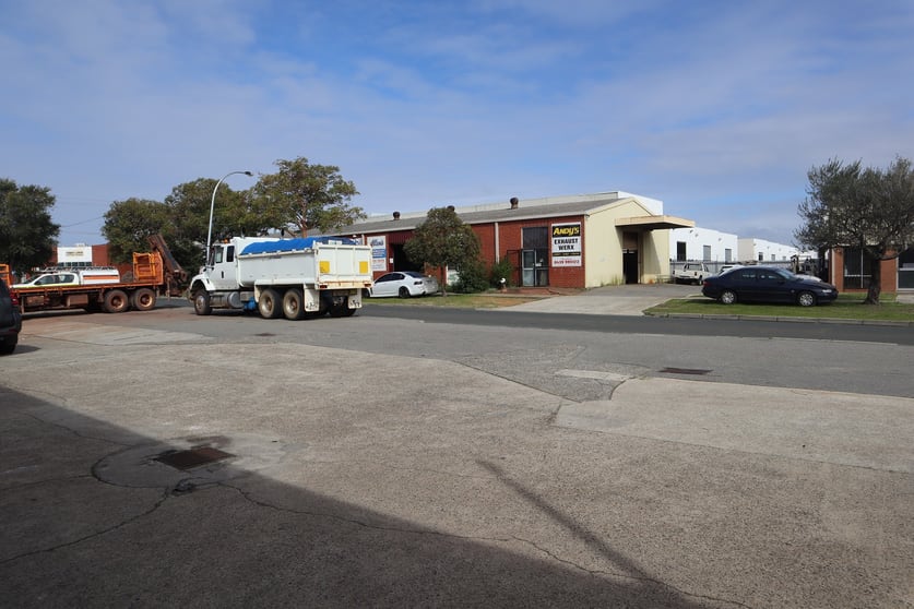 Click to view all images 2/103 Harris Street Welshpool WA 6106 - Image 3