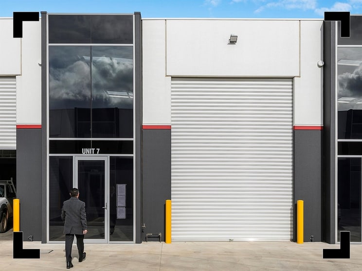 Click to view all images 7/4 Network Drive Truganina VIC 3029 - Image 1