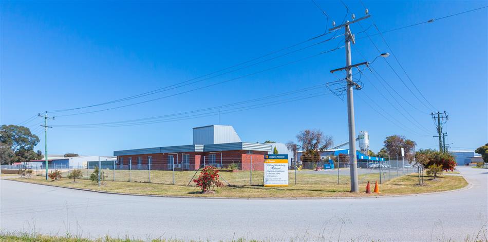 Click to view all images 7 Coulson Way Canning Vale WA 6155 - Image 2