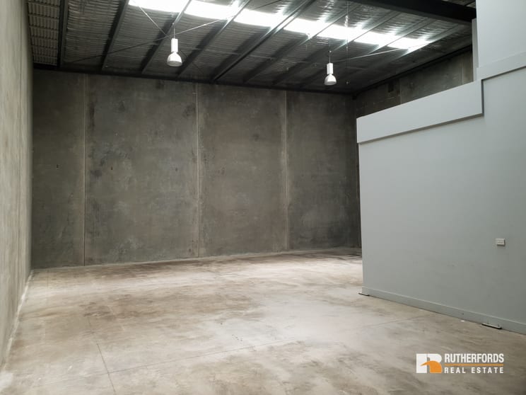 Click to view all images 115 Munro Avenue Sunshine North VIC 3020 - Image 3