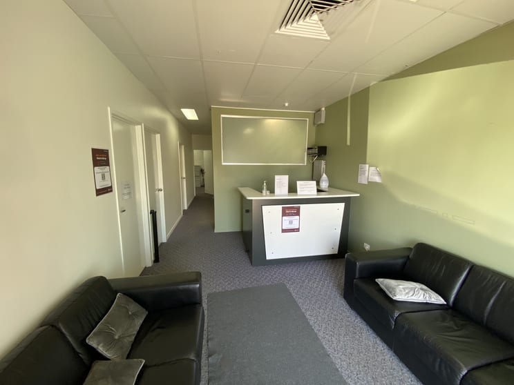 Click to view all images 4/55 Main Street Pialba QLD 4655 - Image 2