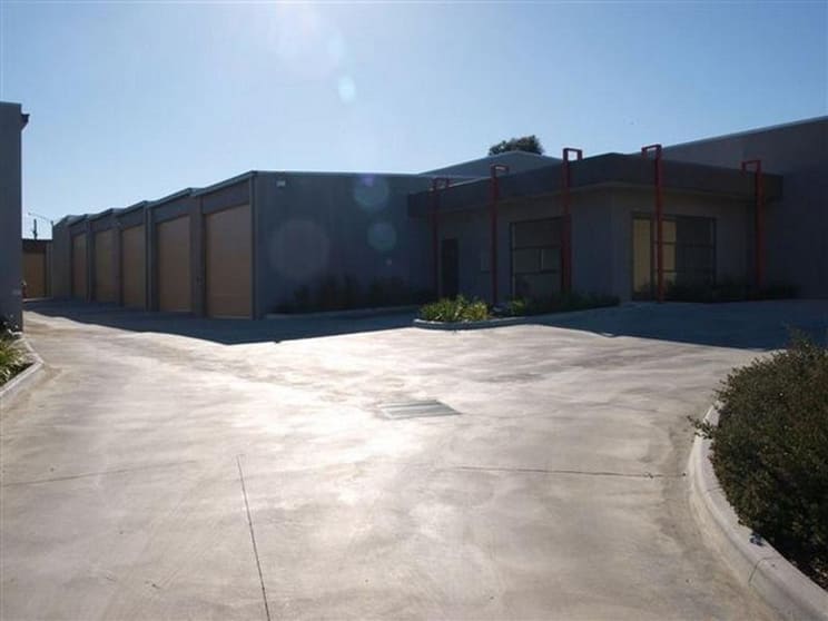 Click to view all images 3/6 Satu Way Mornington VIC 3931 - Image 2