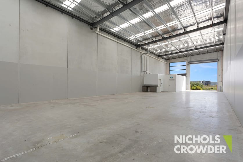 Click to view all images 3/39 Whitfield Boulevard Cranbourne VIC 3977 - Image 3