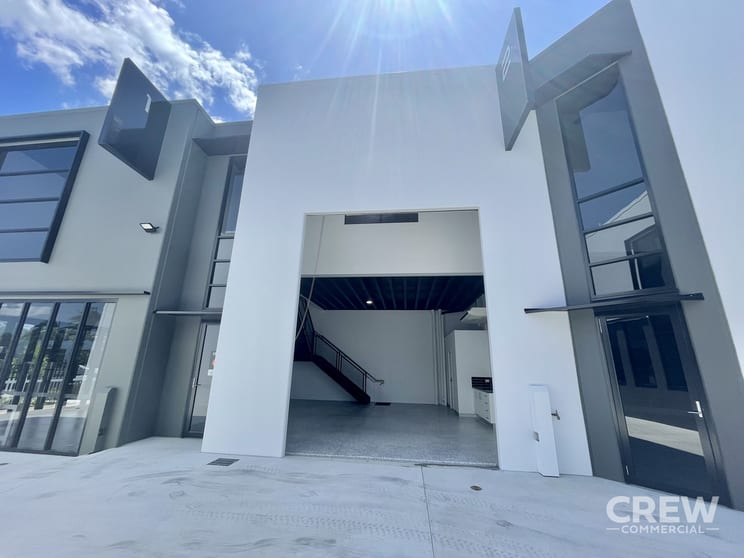 Click to view all images 2/2 Case Street Southport QLD 4215 - Image 1