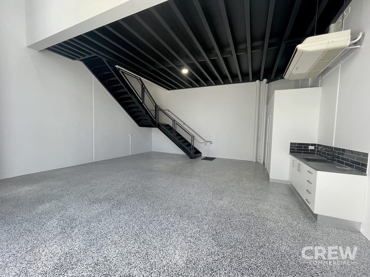 Click to view all images 2/2 Case Street Southport QLD 4215 - Image 3