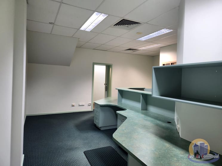Click to view all images GB/32 Bourbong Bundaberg Central QLD 4670 - Image 3