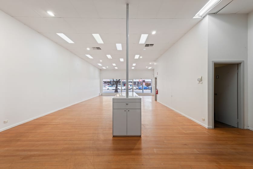 Click to view all images 466 Dean Street Albury NSW 2640 - Image 3