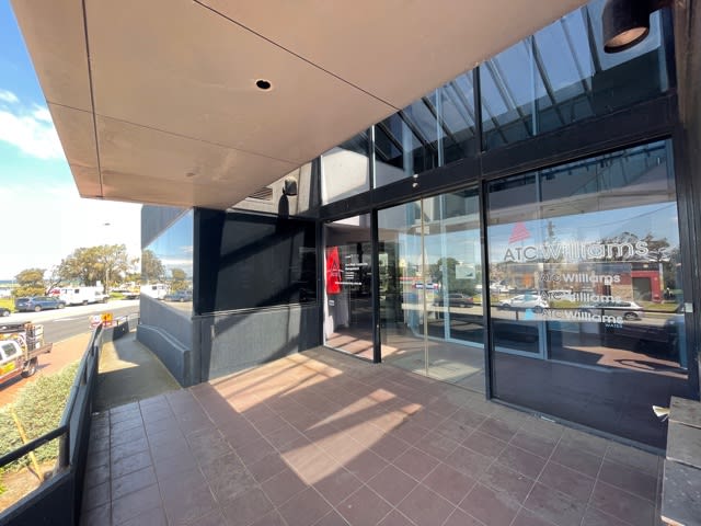 Click to view all images 2A/222 Beach Road Mordialloc VIC 3195 - Image 2