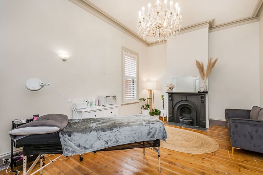 Click to view all images 4/135 Queen Street Bendigo VIC 3550 - Image 2