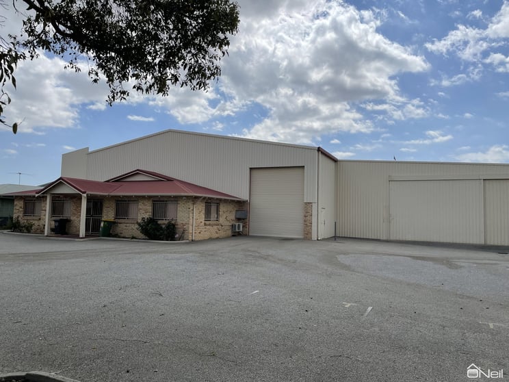 Click to view all images 30 Emerald Road Maddington WA 6109 - Image 1
