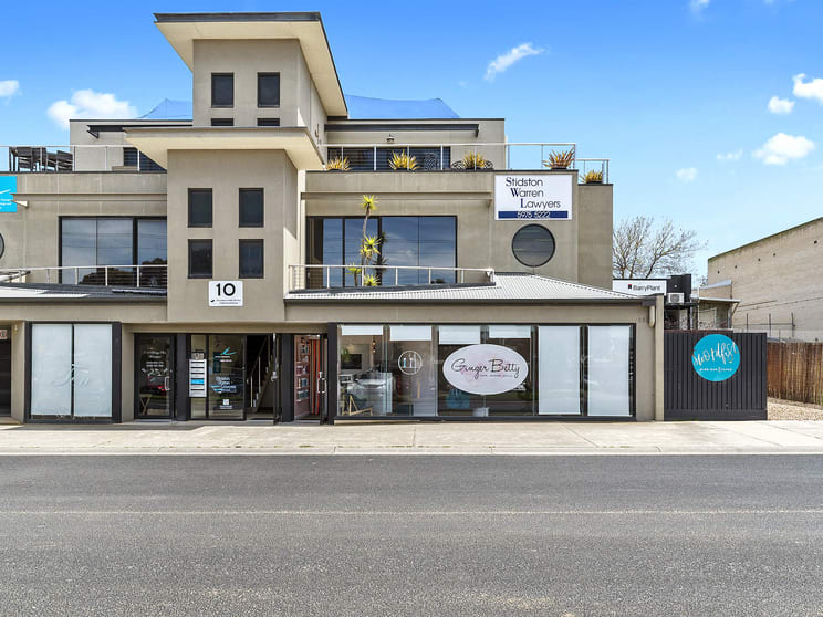 Click to view all images 1/10 Blamey Place Mornington VIC 3931 - Image 2